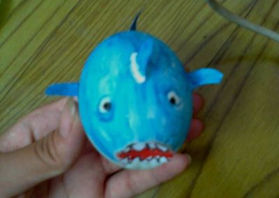 幼兒園手工作品：簡單的利用雞蛋殼做鯊