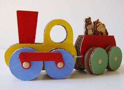 给小朋友做玩具火车，利用废弃纸盒怎么做火车头