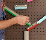 用纸芯筒做滑道球儿童益智游戏