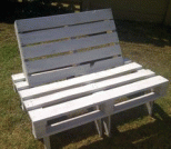 利用废弃木质托盘DIY的休闲椅