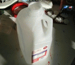 如何废物利用空的塑料牛奶瓶或酸奶瓶