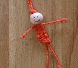 旧毛线编织红绳木珠头小人挂饰