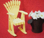 如何利用木夾做小椅子手工藝品教程