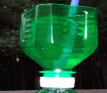 如何把冰绿茶的瓶子做成塑料茶杯
