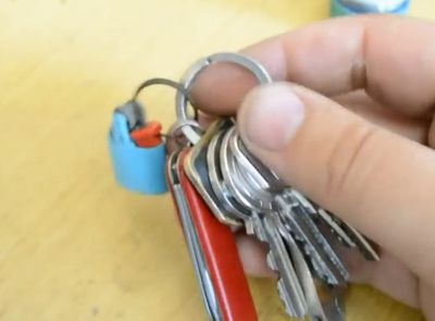 使用打火机改造钥匙圈可爱小挂件