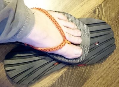 报废车胎制作防滑耐用拖鞋