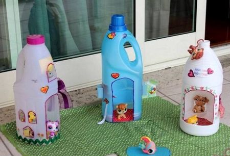 用废弃塑料瓶给孩子做童趣玩具屋