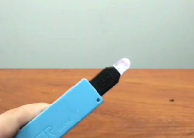 用报废USB线做一个DIY充电宝手电筒