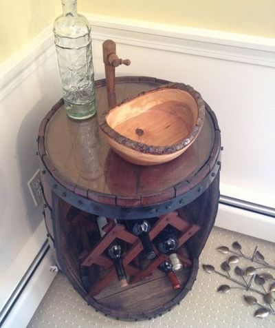 利用酿酒桶改造的迷你家庭式酒柜