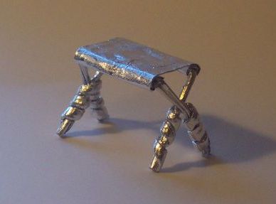 如何利用口香糖纸做玩具小凳及戒指图解