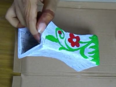 如何将废旧纸板DIY做一个好看的手绘