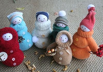 单只编织手套制作萌态新年祝福宝宝雪人