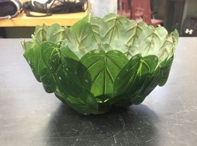 怎么利用树叶做一个绿色糖果盒小碗