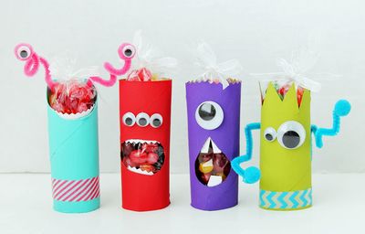 利用卫生纸筒DIY万圣节怪物包装糖果包