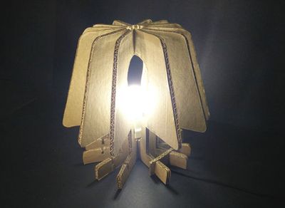报废快递箱纸板DIY旋转台灯
