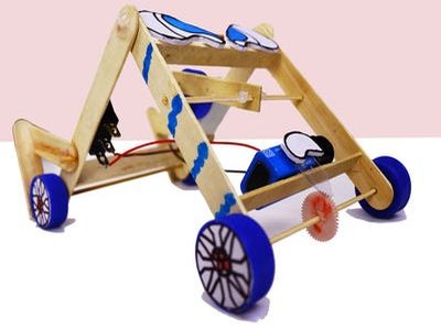 自制儿童益智玩具，棒冰棍四轮电动车玩具做法图解