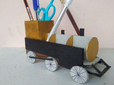 廢紙板手工製作，復古火車頭筆筒DIY做法圖解