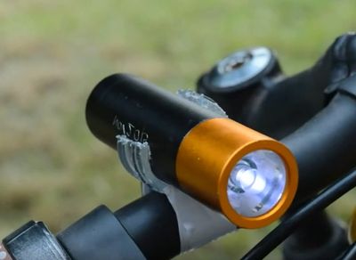 几分钟DIY共享单车临时加装自行车照明灯
