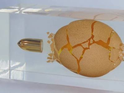 鸡蛋壳DIY，树脂子弹穿越鸡蛋工艺品