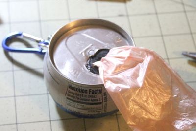 DIY易拉罐狗狗拾便袋收纳器