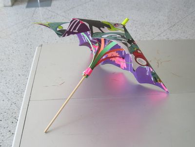 生活废纸变纸雨伞的做法