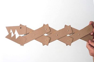 硬纸板手工制作咬合大嘴鳄鱼玩具