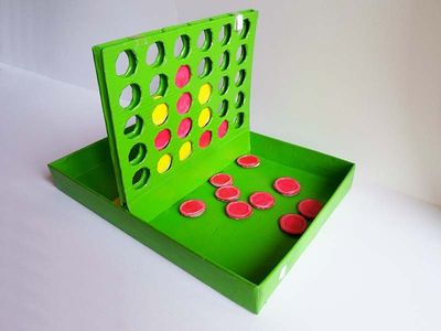 利用废纸箱手工DIY做盒装四连棋游戏盘教程
