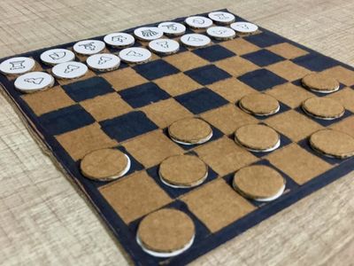 使用废纸壳做一副简易国际象棋
