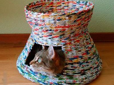 利用廢報紙做手編貓窩房子