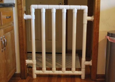 利用PVC水管如何打造强力安全的宝宝房间闸门