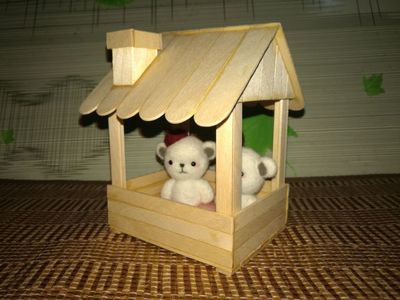 手工制作雪糕棒萌熊小木屋