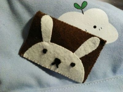 手工不织布入门作品,制作小白兔卡套D