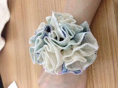 旧裙子废旧花边变百变花朵装饰品