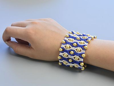 DIY蓝色的种子串珠宽手链编法图解- 手工小制