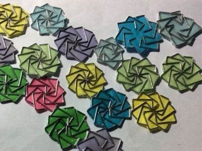 用订书针DIY百搭彩色装饰花教程