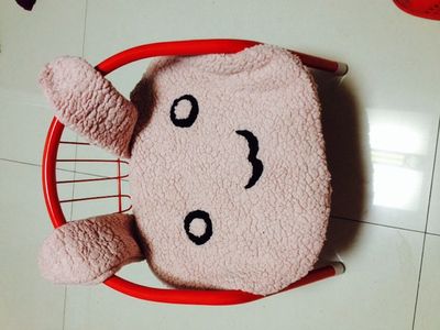 旧到除了扔掉任何都无法做的衣服做儿童保温坐垫