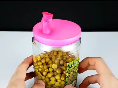 巧用气球密封开口瓶子