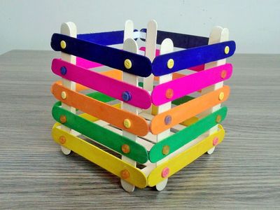 如何用棒冰棍制作彩虹颜色的创意笔筒