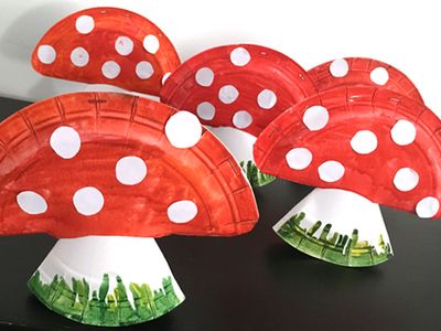 DIY幼儿园彩绘大蘑菇作品