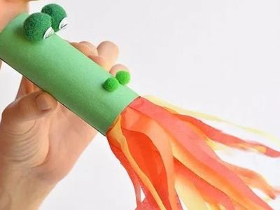 卷纸筒DIY宝宝喷火龙玩具
