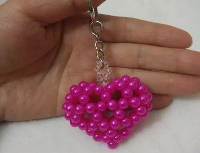简洁的情人节礼物串珠爱心吊坠 手工小制作 51费宝网