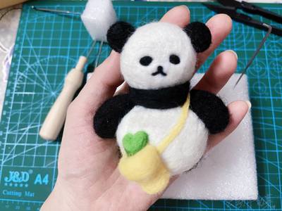 趣味戳戳乐手工艺品，卡哇伊羊毛毡DIY大熊猫教程