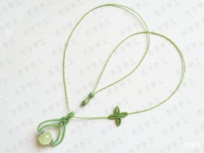 DIY适合春天的服饰，中国结编绳翠绿春饰项链编织图解