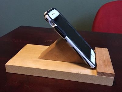 利用木头diy的常用手机支架