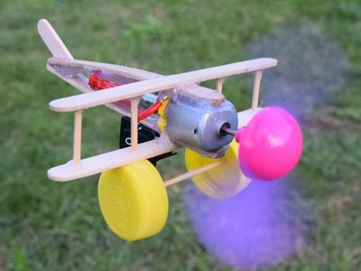 用雪糕棍制作飞机，DIY科技小发明电