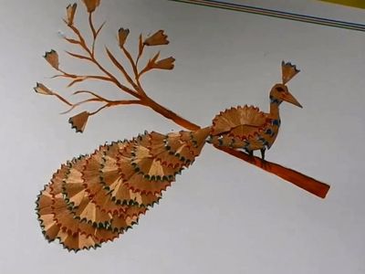 铅笔屑飞上枝头的孔雀装饰画