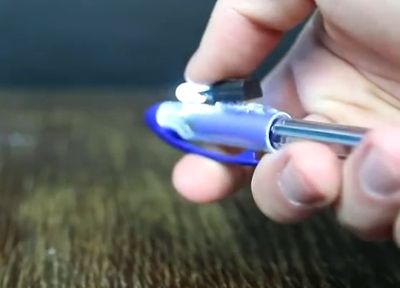 使用电子打火机DIY笔头手电筒