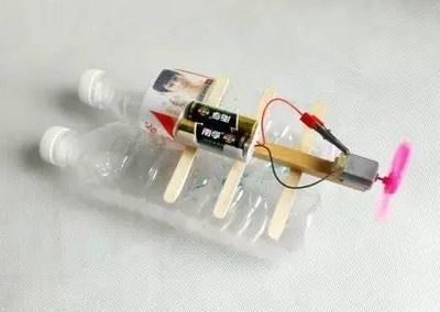 科技小制作简易动力船教学
