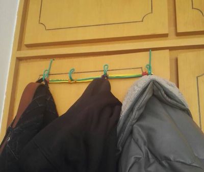 如何回收废电线做简单挂衣钩