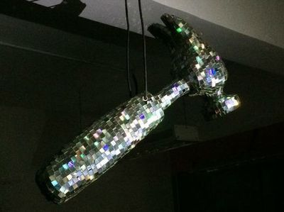 怎样利用废品做迪斯科镭射光锤子挂件